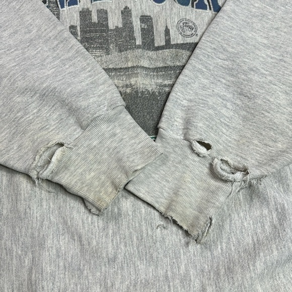 Vintage Rugged Sweats Final Four 1992 Hubert Humphrey Metro Minnesota Sweatshirt - Picture 12 of 12